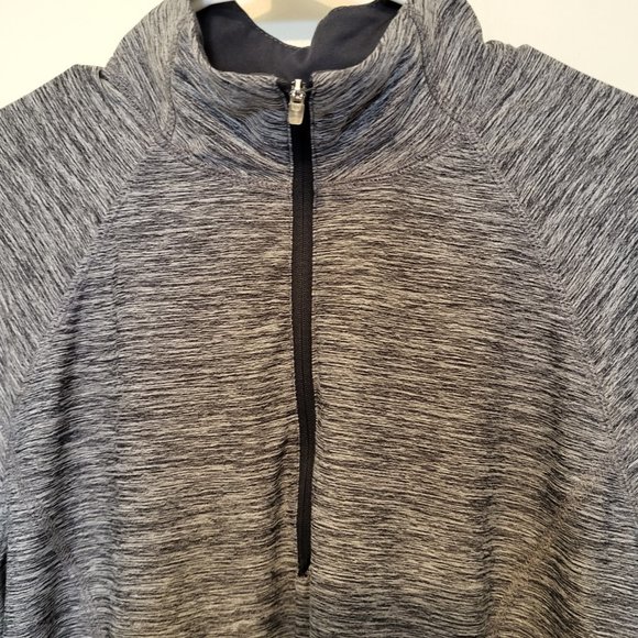 Old navy Active top - Picture 5 of 5